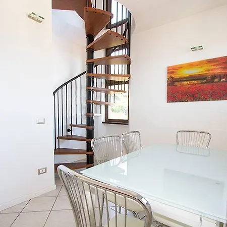 2 Bedroom Close To Stresa Apartmán *