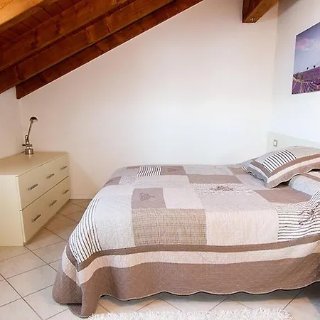 Apartmán 2 Bedroom Close To Stresa