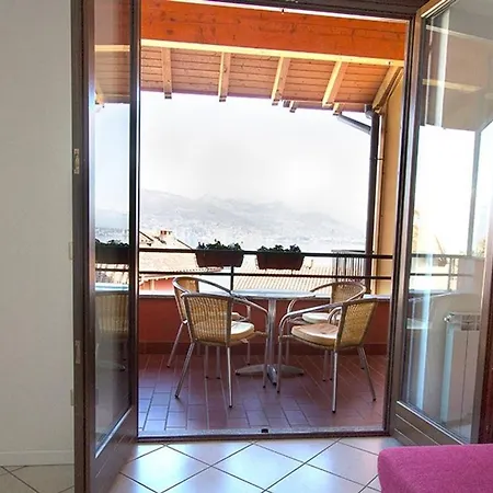 2 Bedroom Close To Stresa Apartmán *