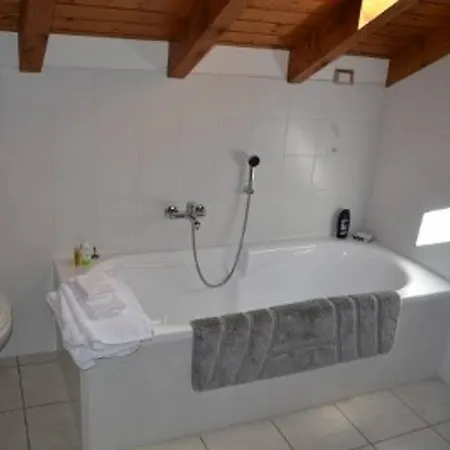 2 Bedroom Close To Stresa Apartmán